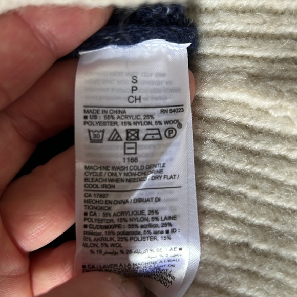 Cute sweater - Picture 3 of 3